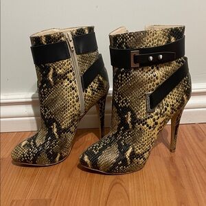 Guess Black and Tan Heeled Boots